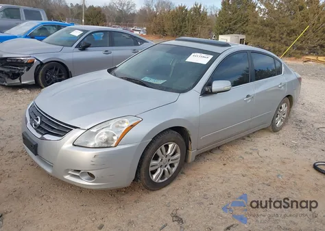 2010 Nissan Altima 2.5 S z USA, uszkodzony, nr VIN 1N4AL2AP0AN452687